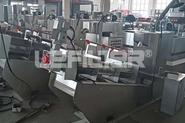 叠螺式污泥脱水机的重要部件有哪些？它们各自的作用是什么？